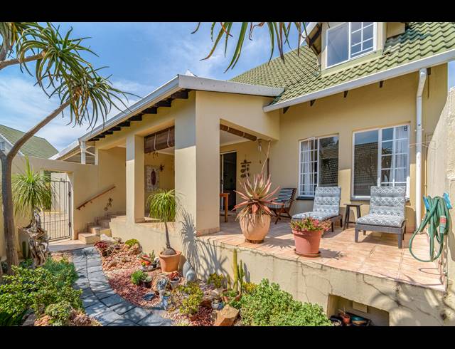 3 BEDROOM TOWNHOUSE FOR SALE IN SONNEGLANS